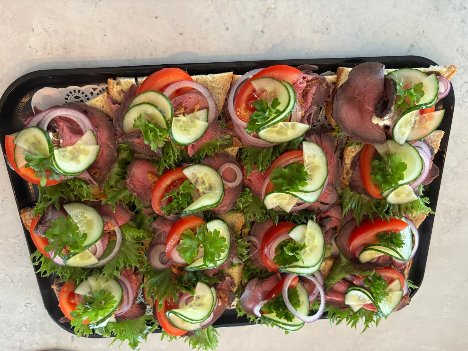 Snitter med mør roastbiff
